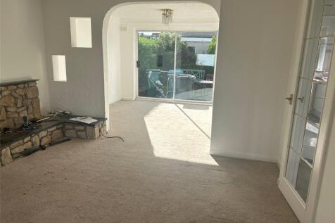 Lounge/ Dning Area