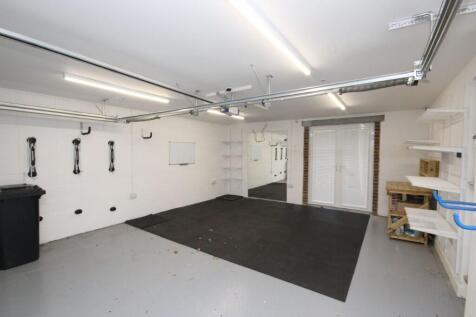 DOUBLE GARAGE