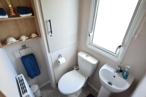 Bedroom one en-suite