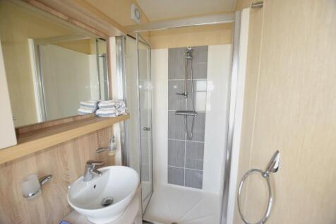 Ensuite shower room