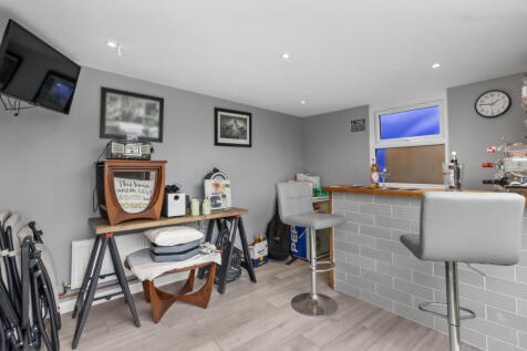 Garden Bar/Room