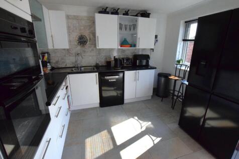 Kitchen (2)