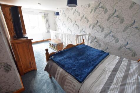 Master Bedroom (2)