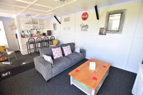 Bar/Family Room