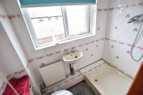 1st Floor Shower Rm