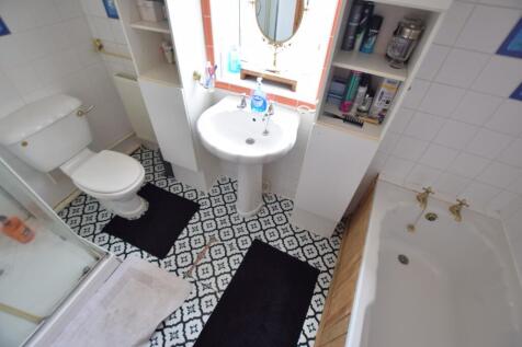 Bath/Shower Room