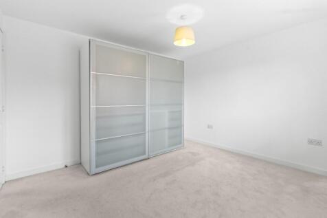 Master Bedroom(3)