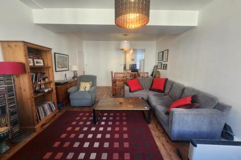 Flat 32 Netherwood Chambers Bradford BD1 4PB