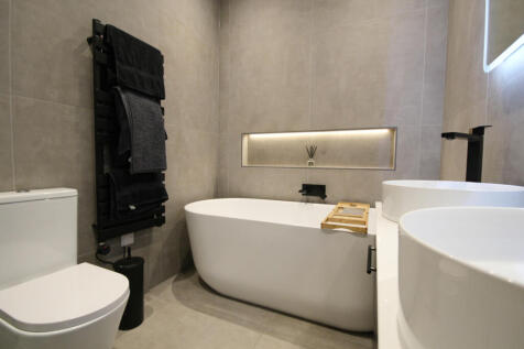 Jack &amp; Gill Bathroom
