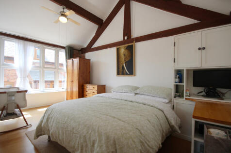 Annex Main Bedroom 