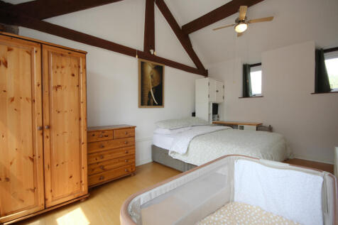 Annex Main Bedroom 