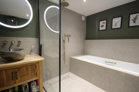 Annex Bathroom 