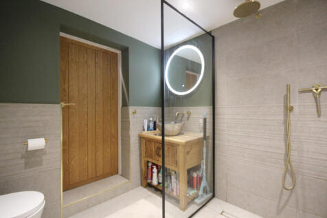 Annex Bathroom 