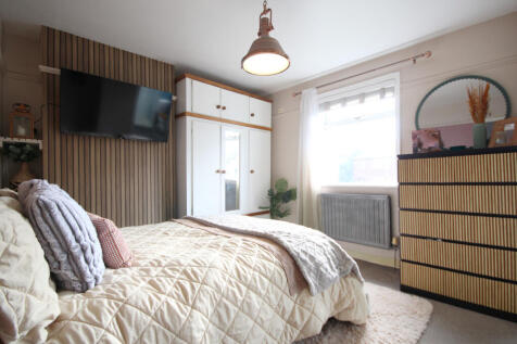Main Bedroom 
