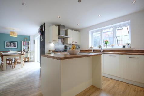 Kitchen/Living Room 