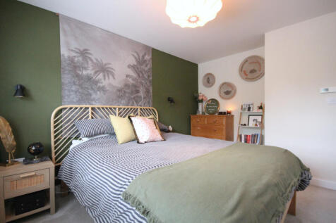 Main Bedroom 