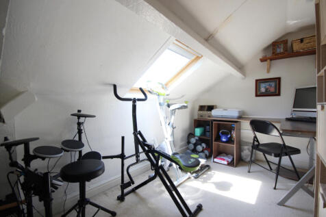 Bedroom 5/Study 