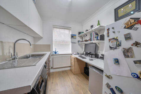 1365848-8-68ee610...