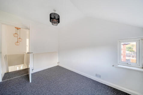 1372735-5-68ff6e0...