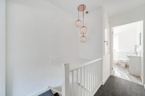 1372735-6-68ff6c9...