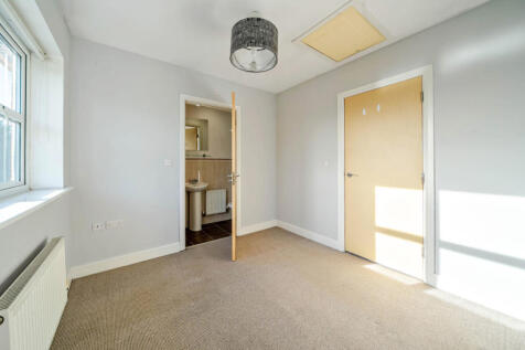 1377104-7-6915ce4...