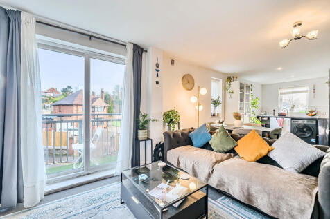 1387742-9-693adda...