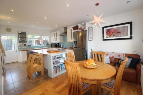 Kitchen &#43; Dining Area 1.JPG