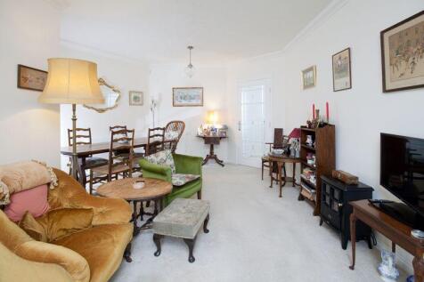 Sitting / Dining Room
