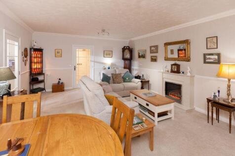 Sitting / Dining Room 