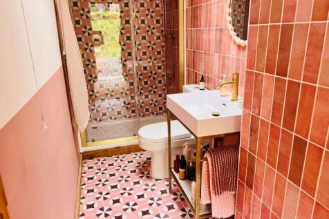 Annexe Shower Room