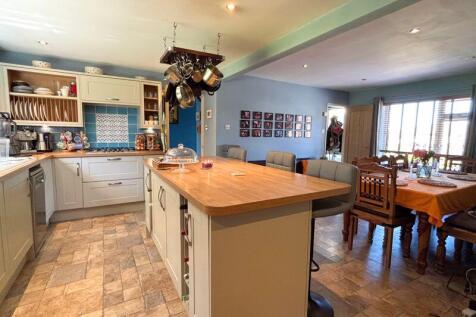 Kitchen Diner (1)