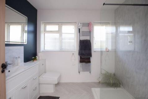 Shower Room (1)