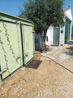 Property Image 100