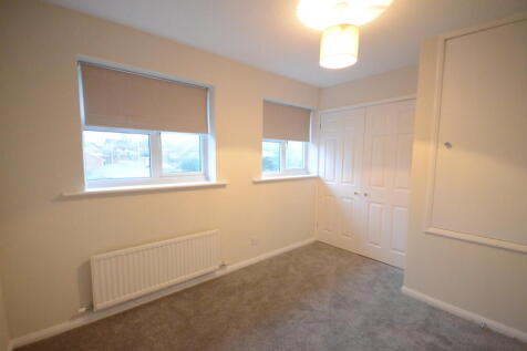 bedroom 1.JPG