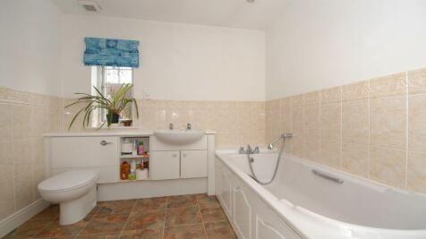 bathroomresized.jpg