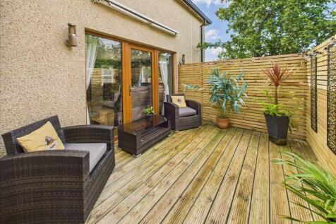 Side decked area
