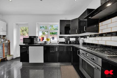 Kitchen (2).jpg