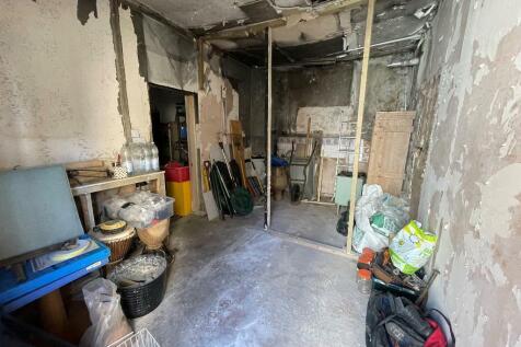 Internal retail unit