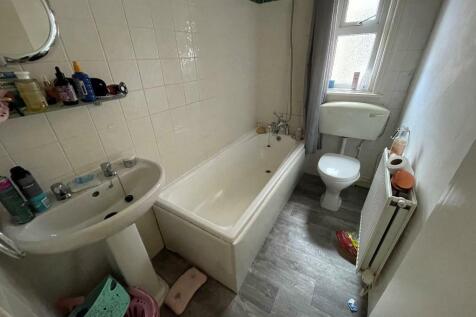 First floor Bathroom/WC