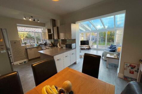 Open Plan Diner kitchen &amp; conservatory