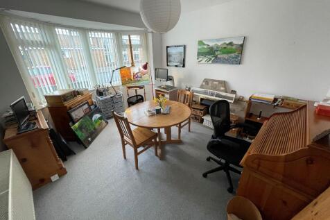 Lounge/Bedroom Three