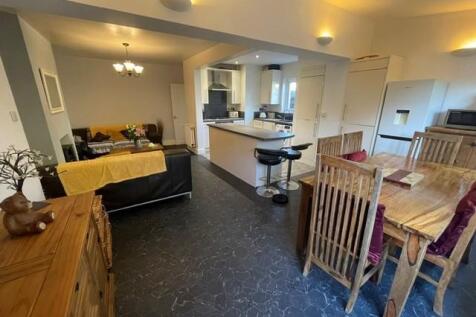 Open plan kitchen diner and living space