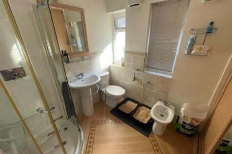 En-suite Shower