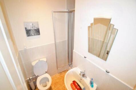 MAIN SHOWER ROOM 2