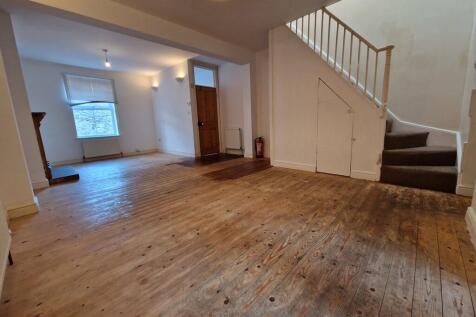 LIVING ROOM 1