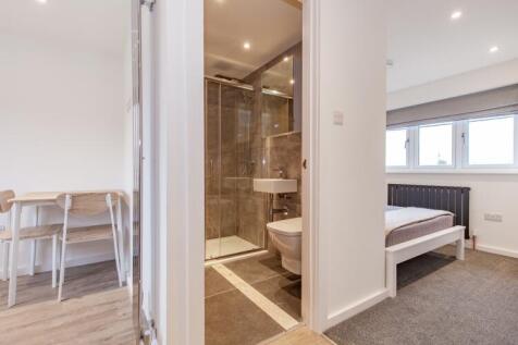 Bedroom, en suite...