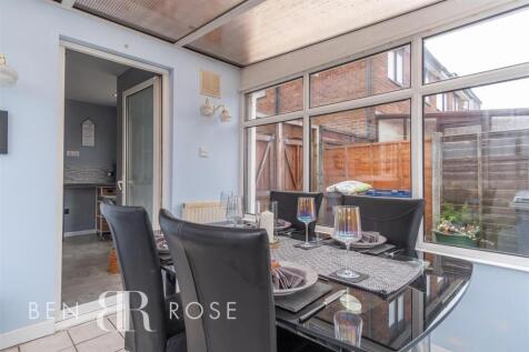 Conservatory/Dining Room