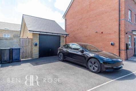 Garage/Driveway