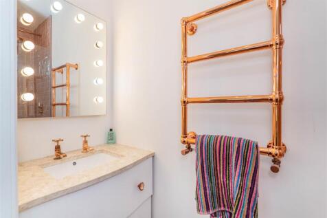 Master Bedroom Ensuite
