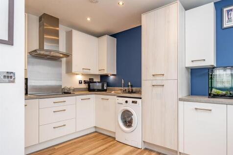 Lounge/Kitchen